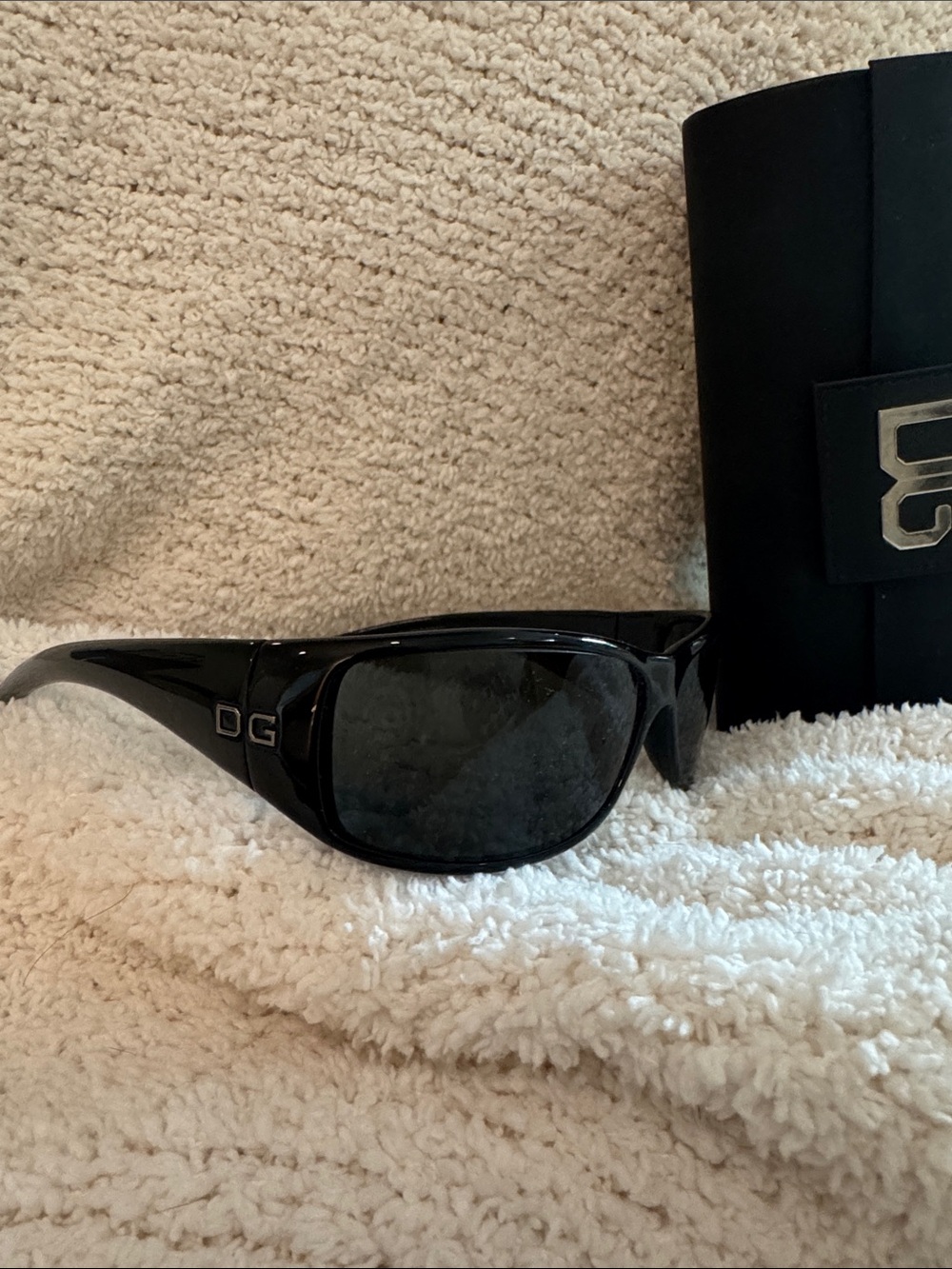 Vintage NEW Dolce & Gabbana Glossy Black Sunglasses with Dark Lenses - Picture 2 of 12